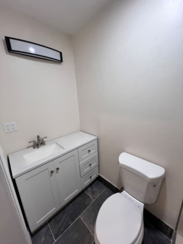 Building Photo - 912 31st St