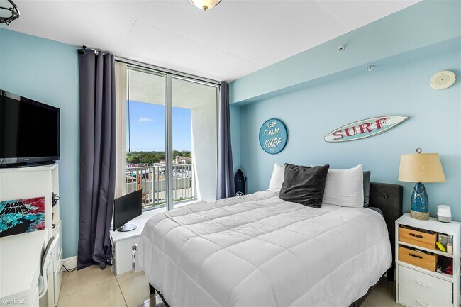 Foto del edificio - 2 br, 2 bath Condo - 3180 SW 22nd St Apt 601
