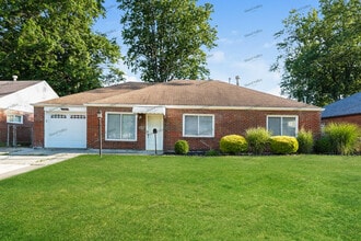 Building Photo - 538 Sycamore Dr