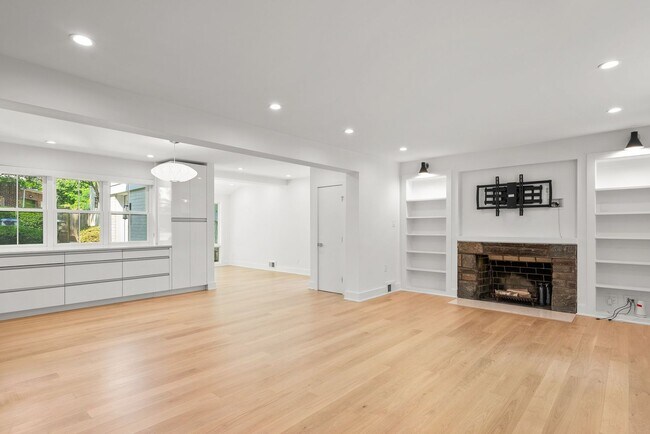 Foto del edificio - 3 Bed 3.5 Bath - North Cleveland Park Dutc...