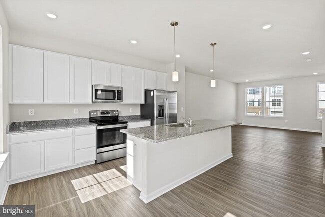 Building Photo - 136 Winterplace Dr