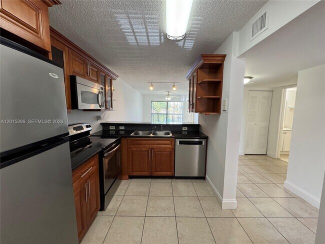 Foto del edificio - 9893 Nob Hill Ln