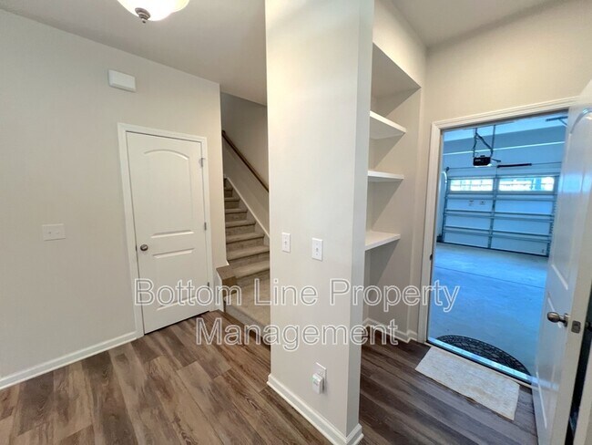 Foto del edificio - 12003 Gambrell Dr