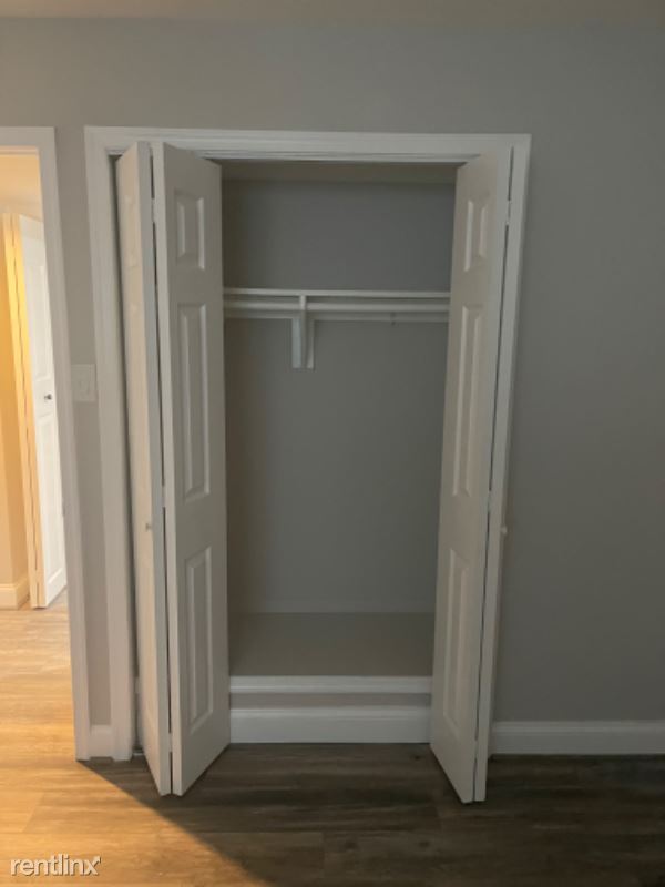 Building Photo - 2 br, 1 bath Condo - 7328 Donnell Place Ap...