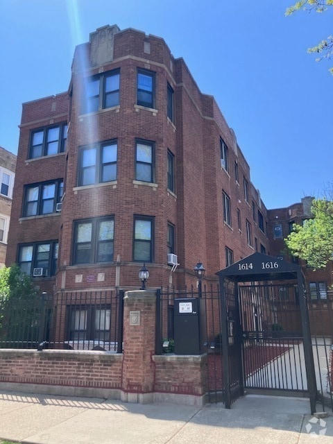Building Photo - 1616 N Harding Ave