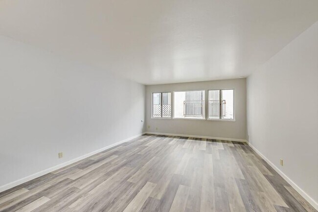 Foto del edificio - 210 Athol Ave