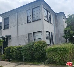 Building Photo - 1338 S Dunsmuir Ave