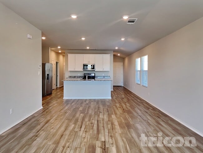 Foto del edificio - 5105 Sidesaddle Dr