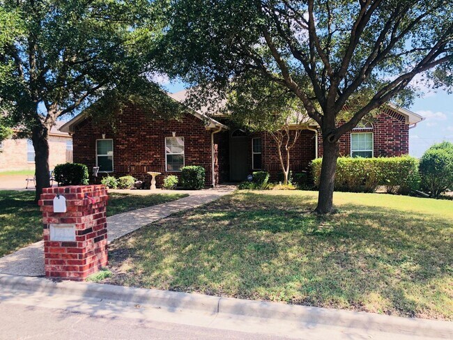 Building Photo - 217 Keswick Dr