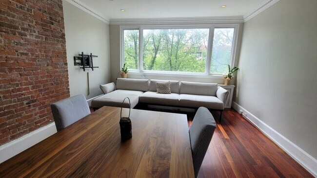 Foto del edificio - 403 Commonwealth Ave