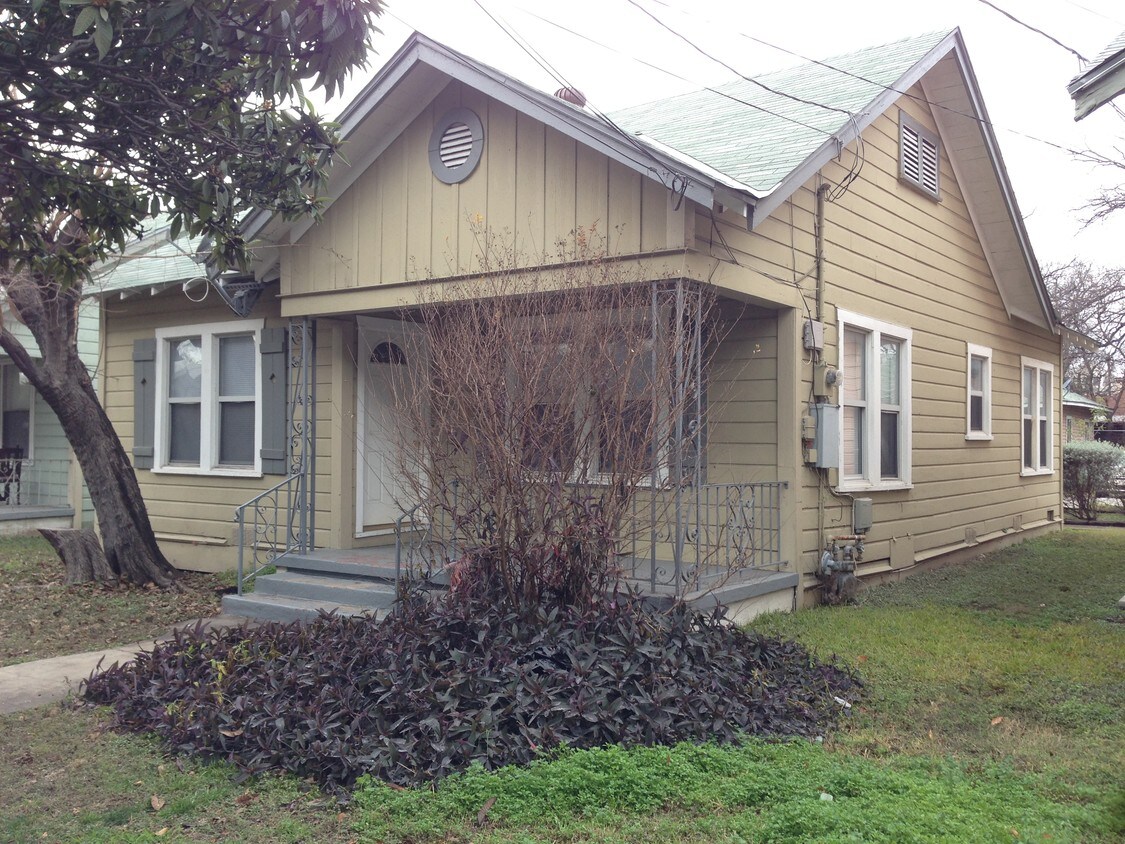 Foto principal - 713 E Elmira St