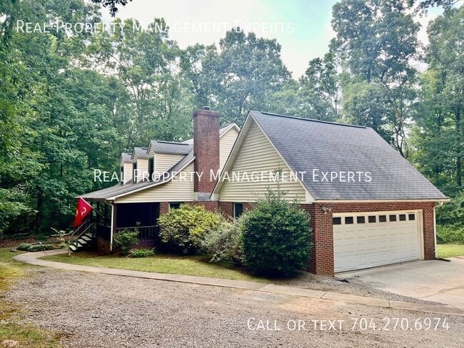 Building Photo - 9024 Highland Creek Pkwy