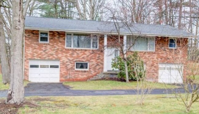 Building Photo - 16 Kaine Dr