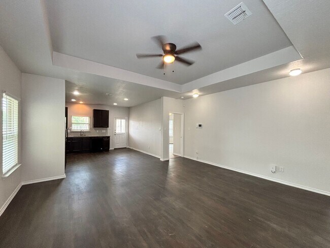 Foto del edificio - Gorgeous 4 bedroom home!