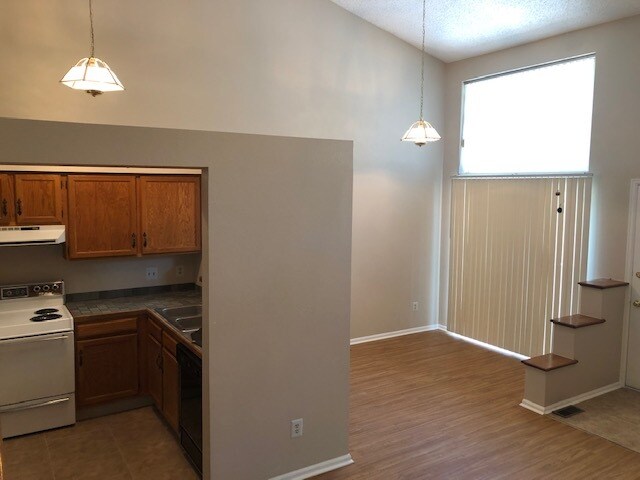 Building Photo - 6848 Zenobia St