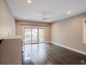 Building Photo - 524 N Hermitage Ave
