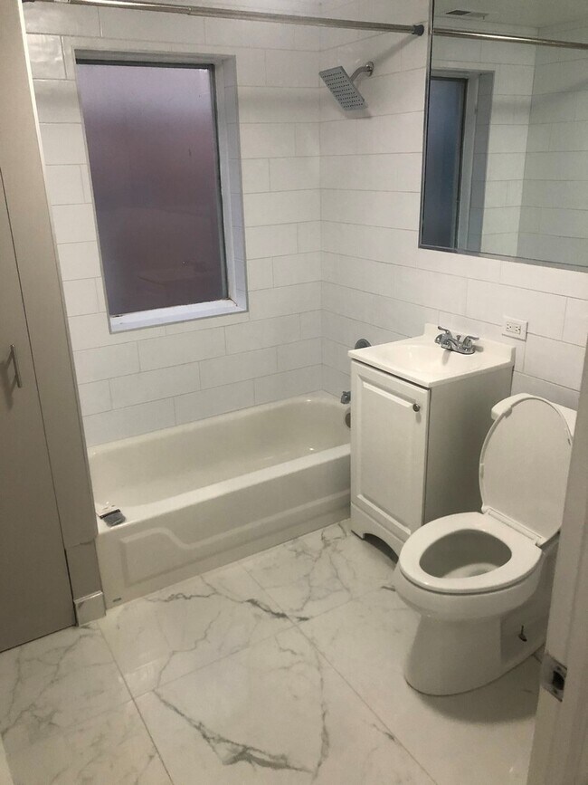 Foto del edificio - 1059 W Wrightwood Ave