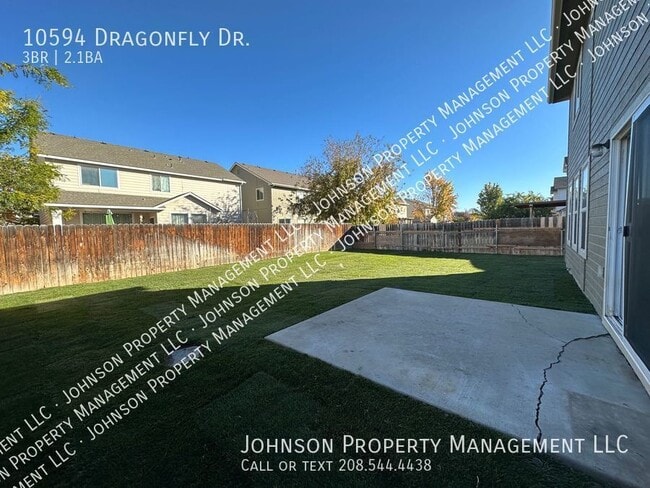 Building Photo - Recently updated in the Highly Desirable S...