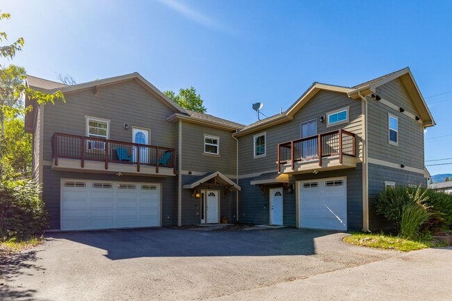Foto del edificio - Beautiful & centrally located Whitefish Home