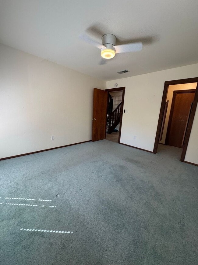 Building Photo - 3 Bed, 2 Bath Condo in Bear Valley READY NOW!