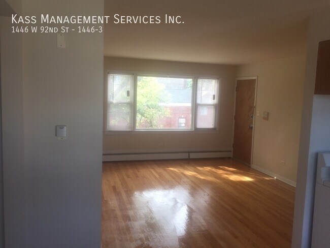 Foto del edificio - 1446 W 92nd St