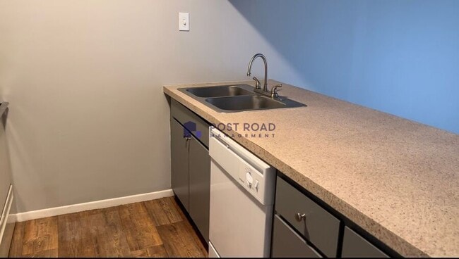 Foto del edificio - 585 W 27th St S