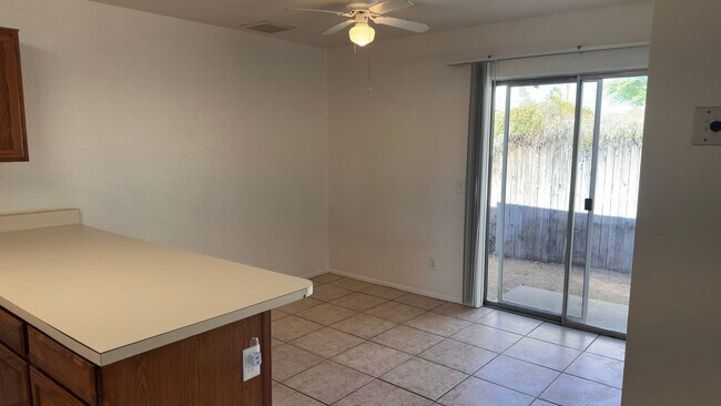 Foto del edificio - 2641 N Palo Verde Ave