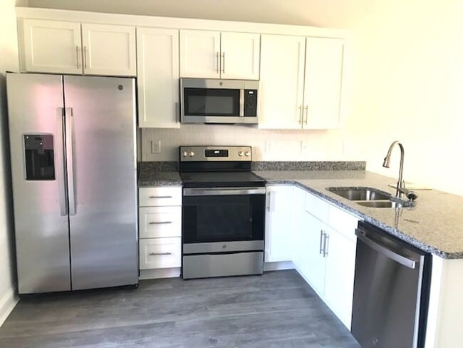 Building Photo - Available Early August - Pet Friendly 2 Be...