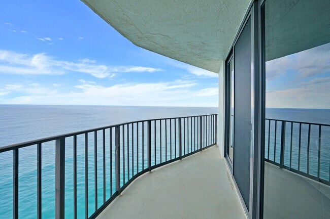 Building Photo - 5420 N Ocean Dr