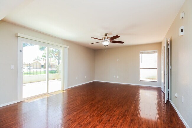 Foto del edificio - 1537 E Laurel Ave