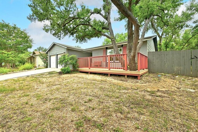 Building Photo - 3400 Gable Dr