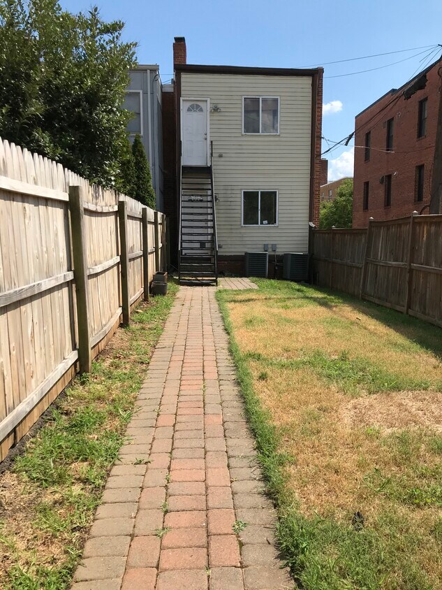 backyard - 410 Evarts St NE
