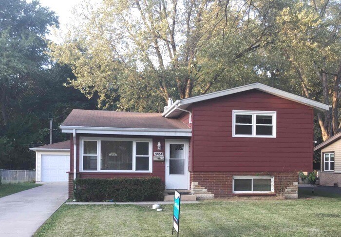 Foto principal - 3434 218th St