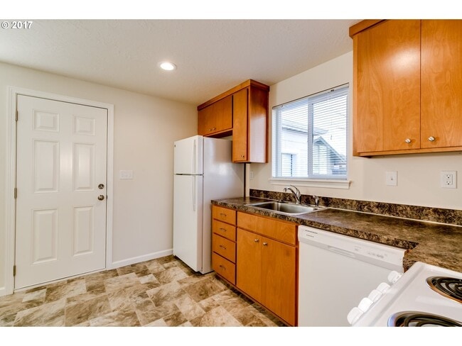 Photo - 1760 W 18th Ave Apartment