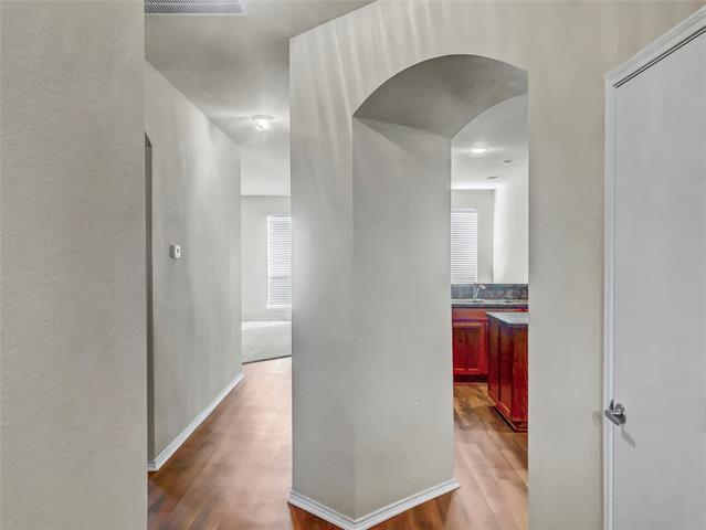 Foto del edificio - 7440 Sunray Dr