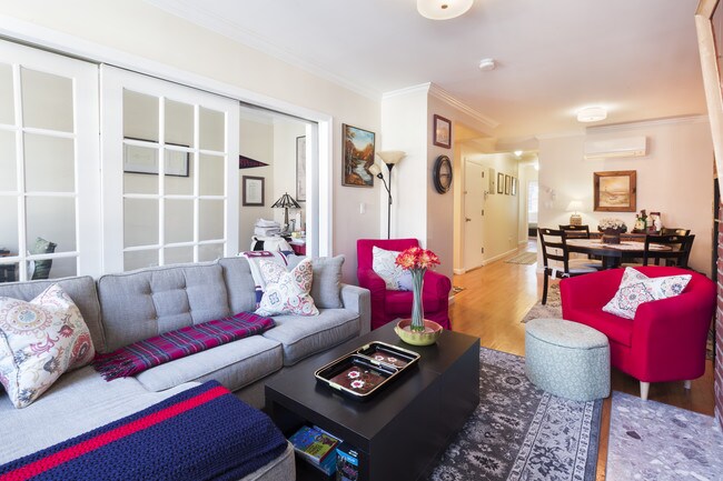 Building Photo - 192 Concord St