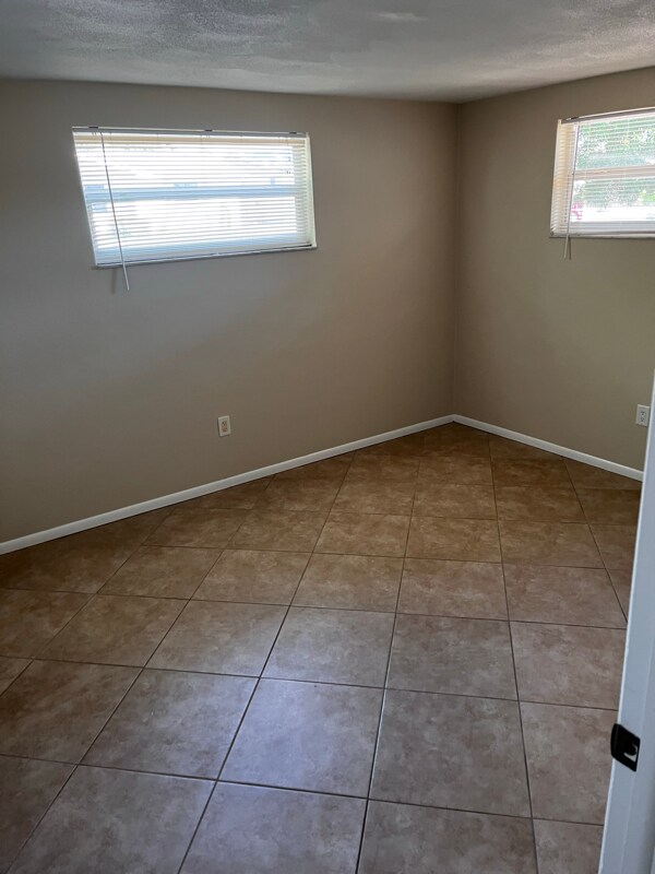 Foto del edificio - 7434 Ashwood Dr