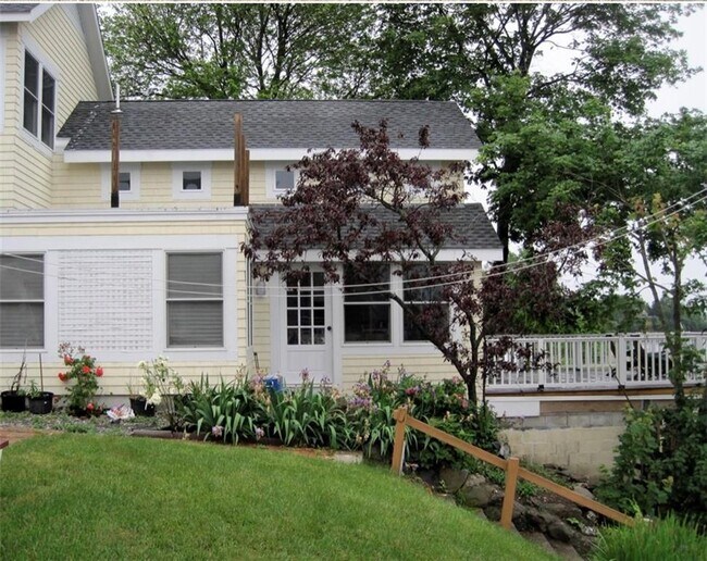 Building Photo - 102 King Phillip Ave