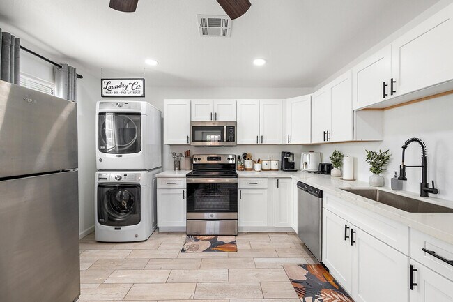 Foto del edificio - 2228 W Georgia Ave