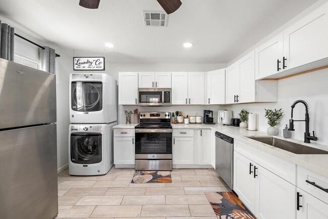 Building Photo - 2228 W Georgia Ave