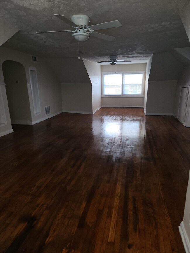 Foto del edificio - 1220 Market Ave N