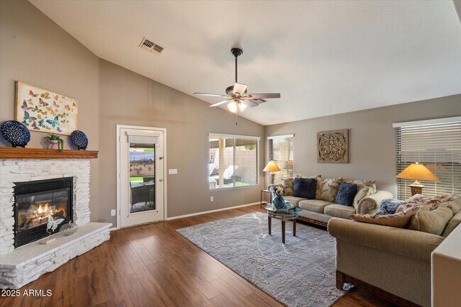 Foto del edificio - 42187 W Chisholm Dr