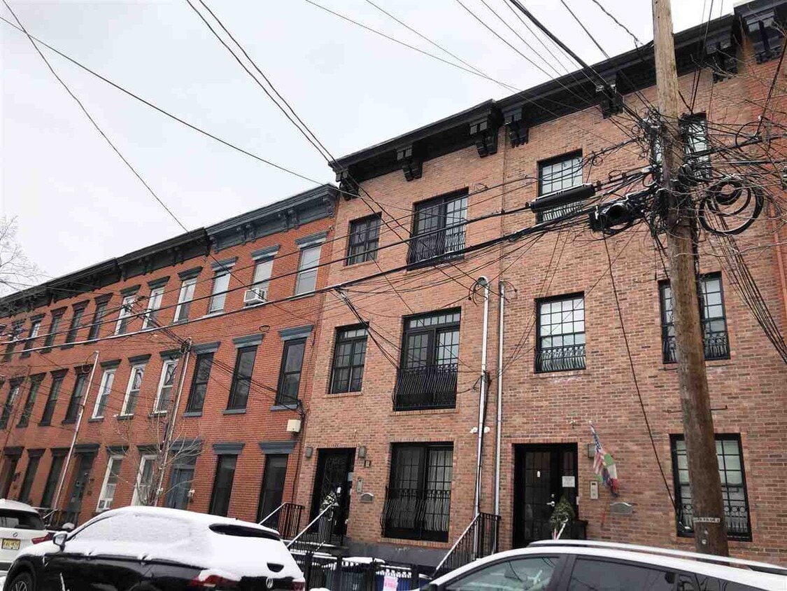 Primary Photo - 615 Bloomfield St