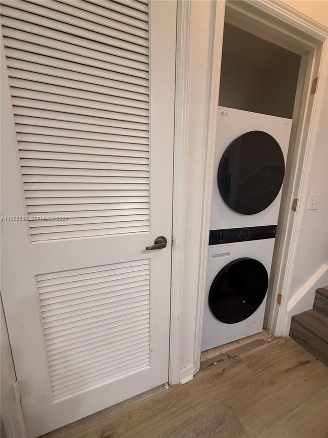 Foto del edificio - 4003 Santa Maria Dr