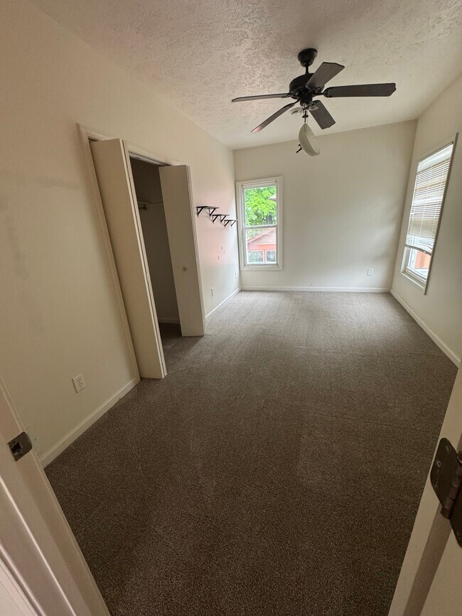 Foto del edificio - 238 W Orleans St