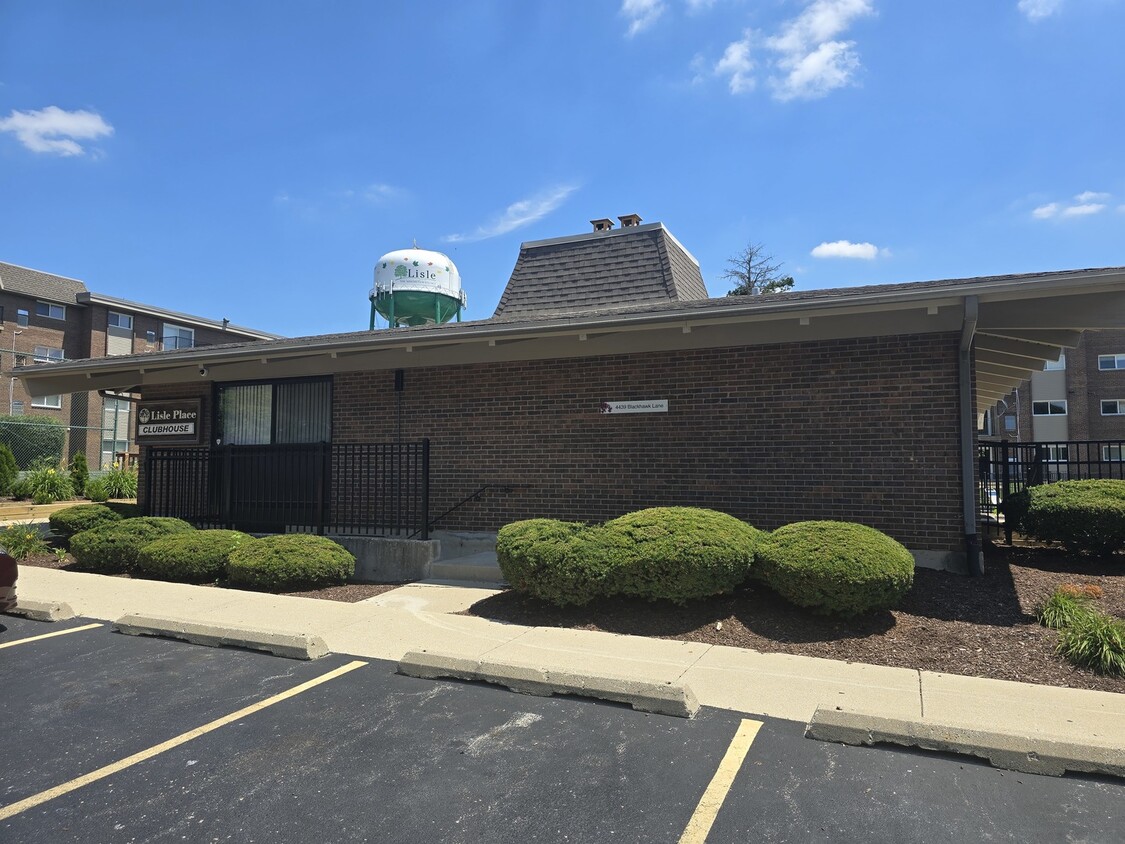 Building Photo - 2301 Beau Monde Ln