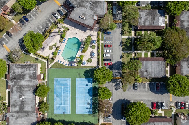 Building Photo - Spanish Trace Condominiums