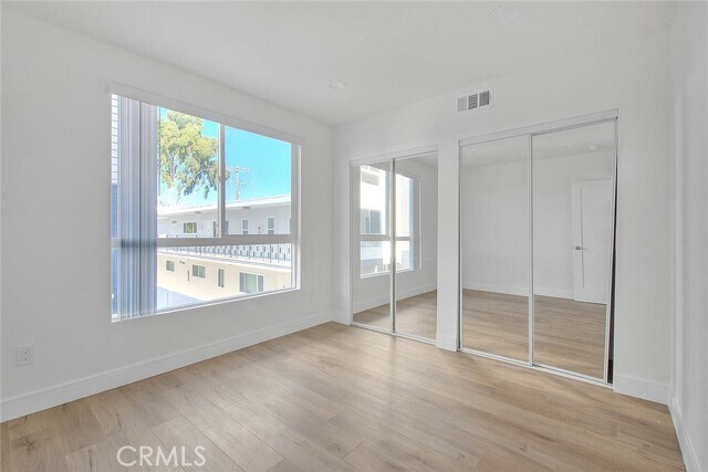 Foto del edificio - 11726 Hamlin St