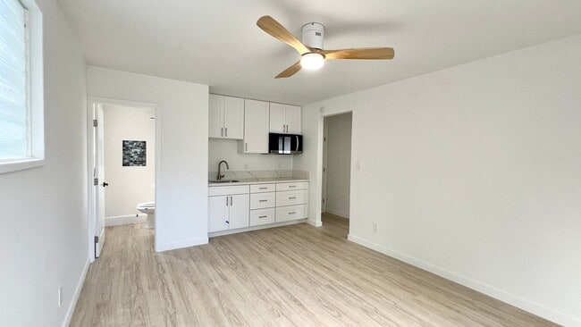 Foto del edificio - BEAUTIFULLY REMODELED 1 BEDROOM 1 BATH UNIT IN KANEOHE!
