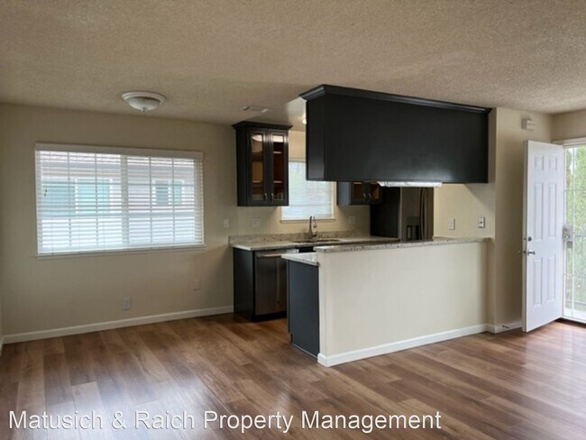 Building Photo - 2 br, 1 bath House - 1267 Bouret Dr # 4